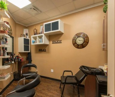 971397_363151970454636_1621170791_n